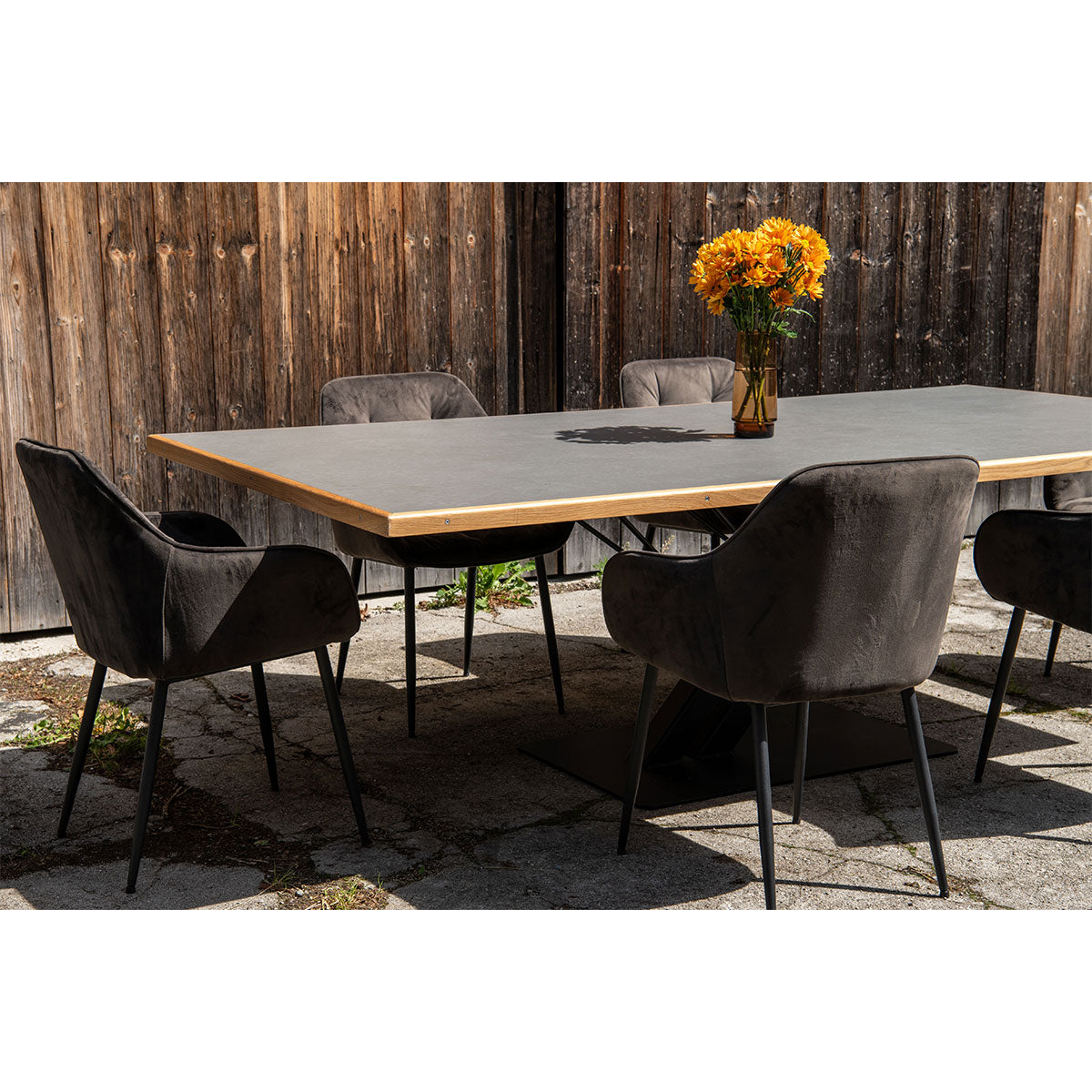 Designer Tisch mit 6 Stühlen - Eleganz und Funktionalität in Perfektion